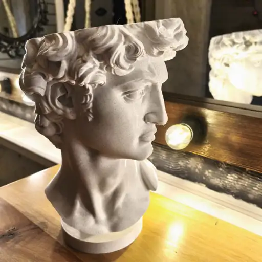 Sarmasık Kadın Saksı - Huge 3D WORLD Sarmaşık Kadın Saksı – Heykel Formunda Dekoratif Saksı Sarmaşık Kadın Saksı, zarif dokusu ve kadın figürlü heykel formuyla çiçeklerin şıklığını sanatsal bir dille sergiler. Işığın geliş açısına göre yüzeyde görülen yeşil ve mor yansımalar, bulunduğu ortama gün boyu değişen bir derinlik ve canlılık katar. Öne Çıkan Özellikler Sanatsal kadın figürü ile heykel formunda dekoratif saksı Işığa göre yeşil ve mor yansıma efektleri Salon, çalışma odası ve giriş alanları için şık ev dekoru Sukulent, kaktüs ve küçük yapraklı bitkilerle uyumlu Dengeli taban, kolay temizlenen yüzey Hediye etmeye uygun koleksiyon değeri Kullanım Önerileri Sarmaşık Kadın Saksı, sarmaşık dokulu bitkilerle (sarmaşık türleri, ipli sukulentler vb.) birlikte etkileyici bir kompozisyon oluşturur. Pencere önü, konsol üstü veya kitaplık rafında tek başına odak noktası olarak kullanılabilir. Daha fazla telefon standı ve dekoratif ürün görmek için Ürünlerimiz sayfamızı ziyaret edebilir, güncel paylaşımlar için Instagram hesabımıza göz atabilirsiniz.